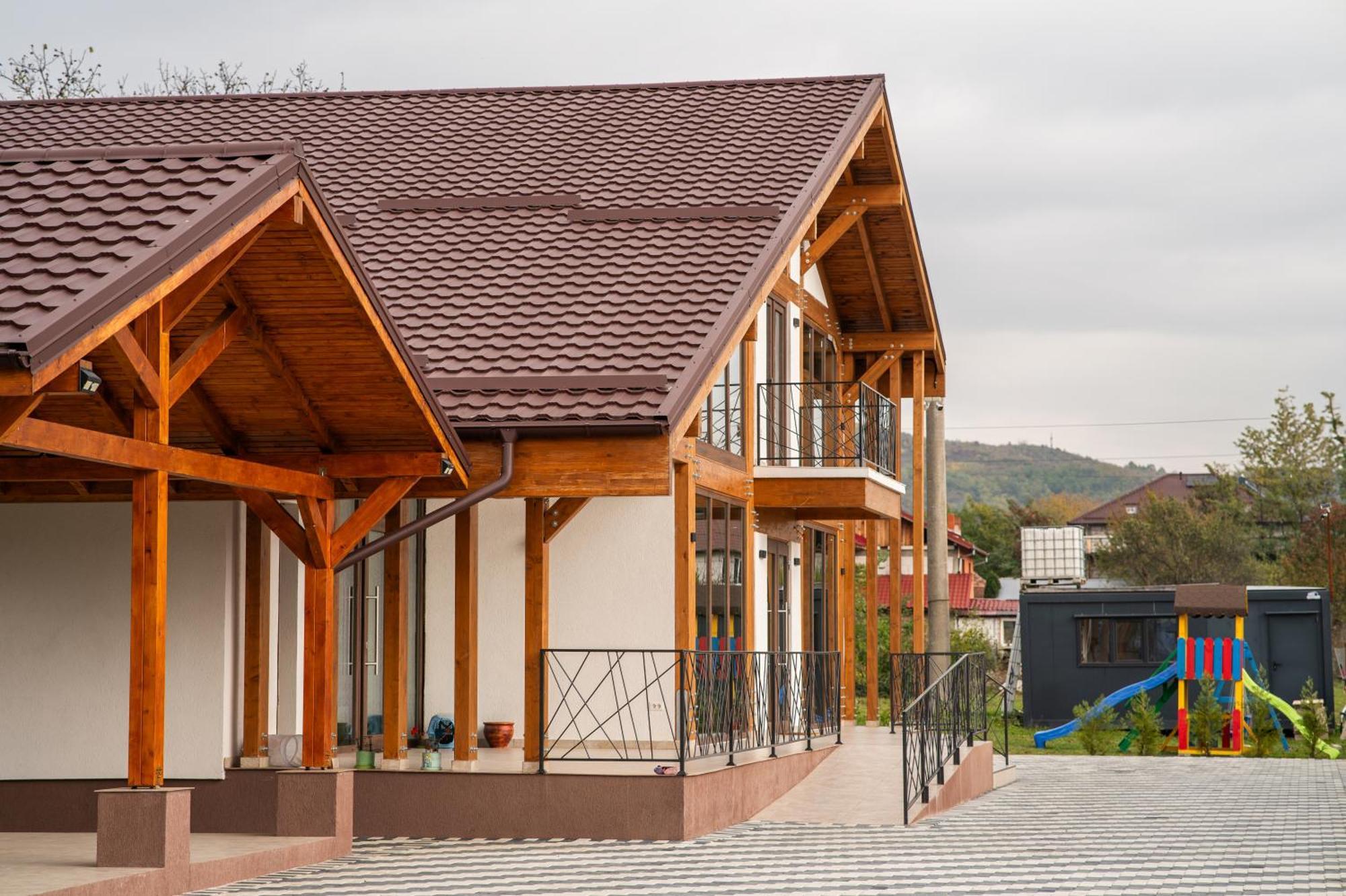 Pensiunea Subcarpati Călimăneşti Esterno foto
