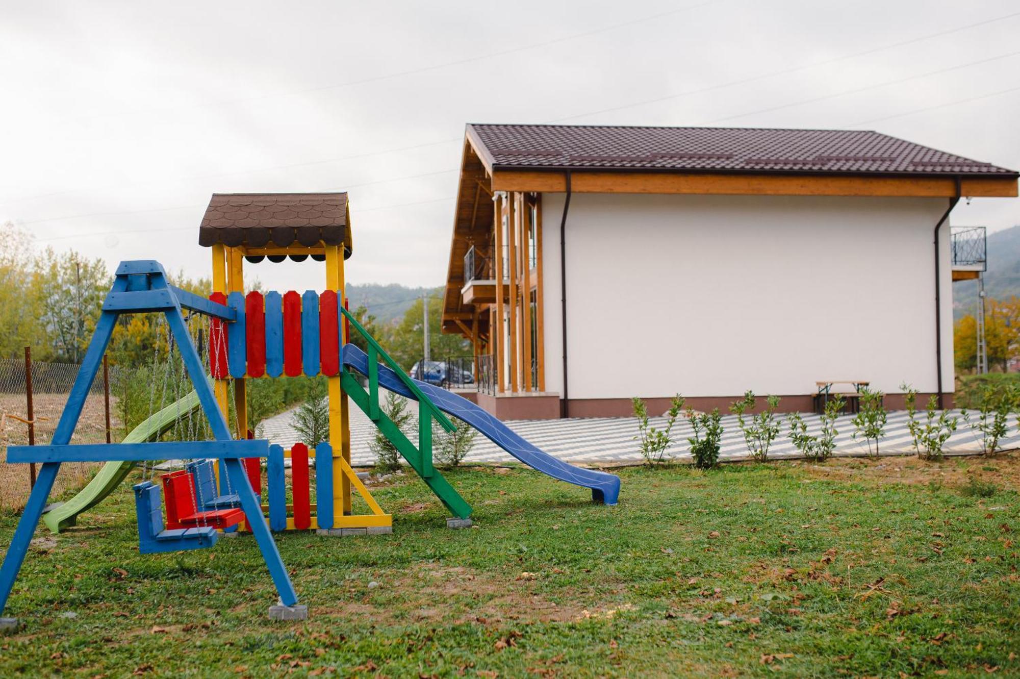 Pensiunea Subcarpati Călimăneşti Esterno foto