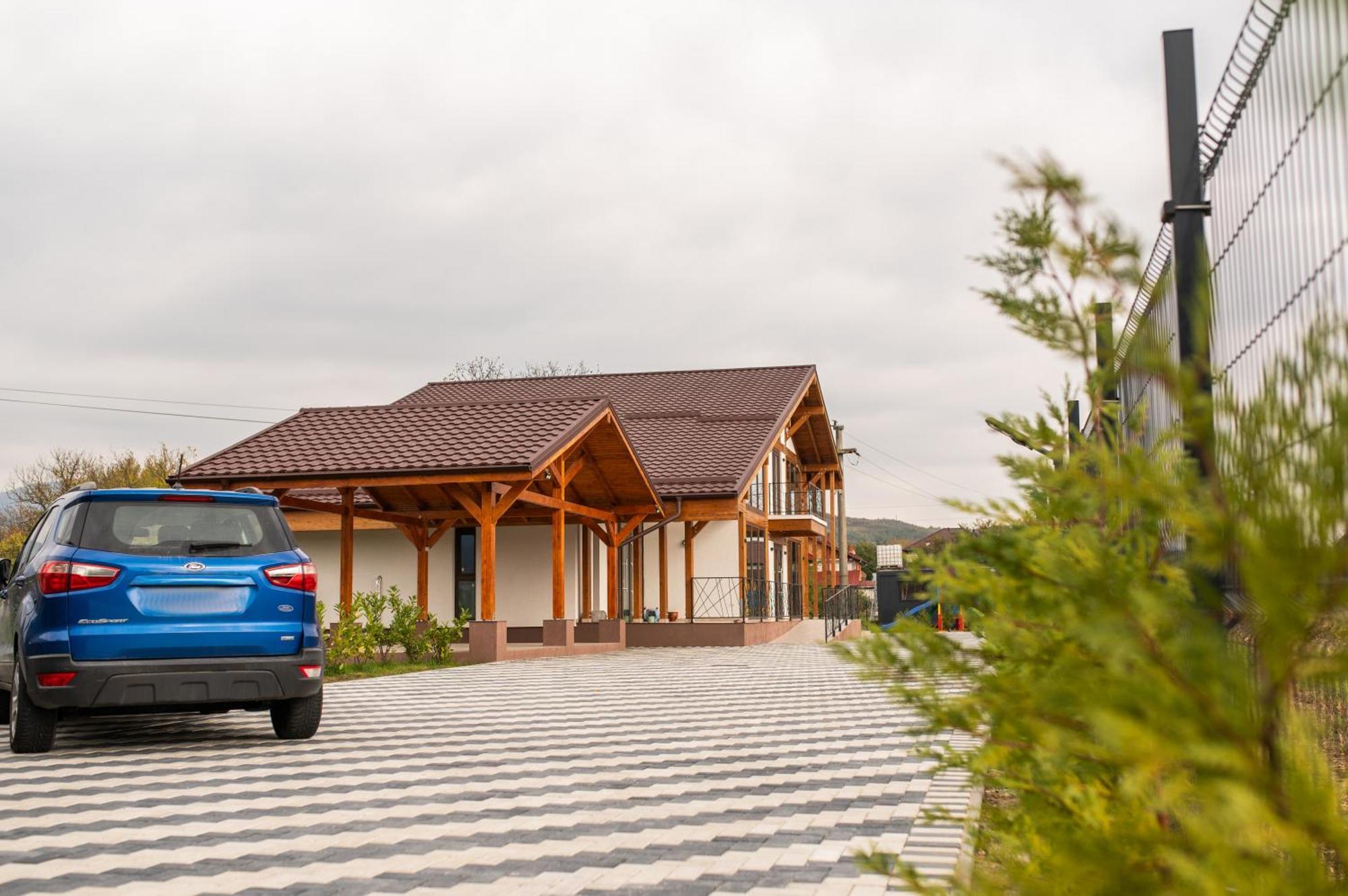 Pensiunea Subcarpati Călimăneşti Esterno foto