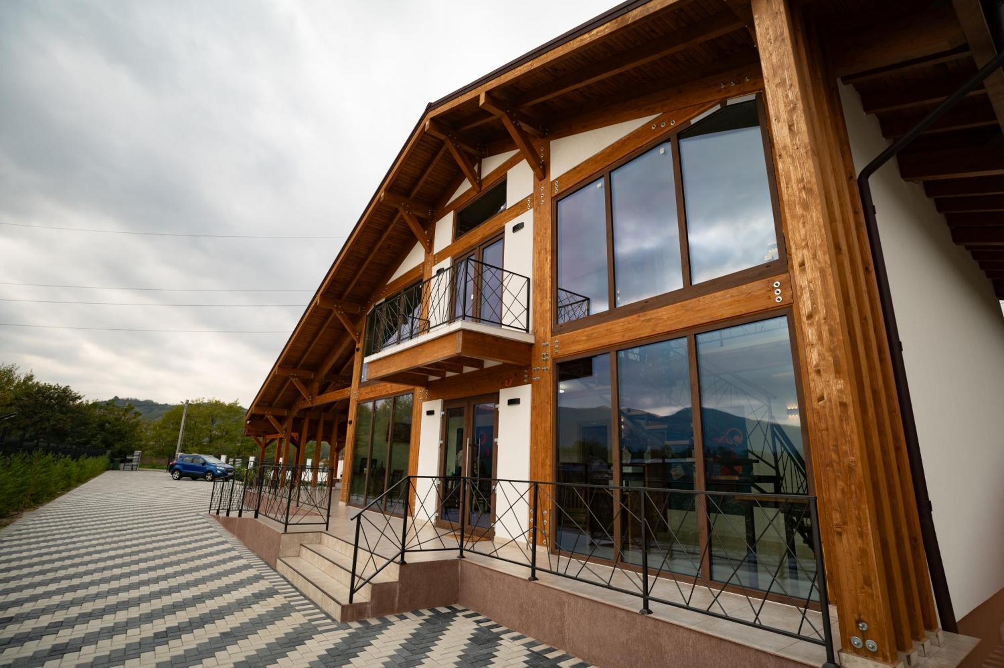 Pensiunea Subcarpati Călimăneşti Esterno foto